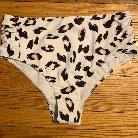 High waisted super cute 2pc - Picture 4 of 7